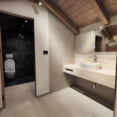 Palorto 4* ジロカストラ